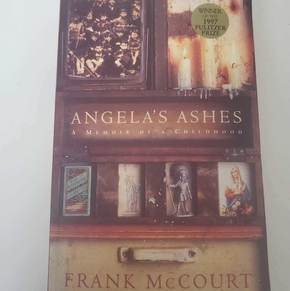 💥3 for $15Angela's Ashes A memoir of childhood Softcover book by Frank McCourt